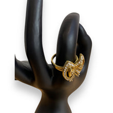 Load image into Gallery viewer, Butterfly Fashion Ring No. 33
