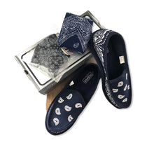 Load image into Gallery viewer, Bandana Slippers ~ Navy
